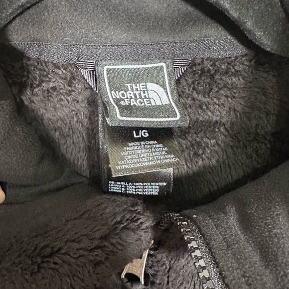 Women’s North Face Osito jacket. Size large. Color: black. - Picture 4 of 4